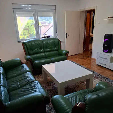 Modern Spacious Vis Apartment! 5min Cafes