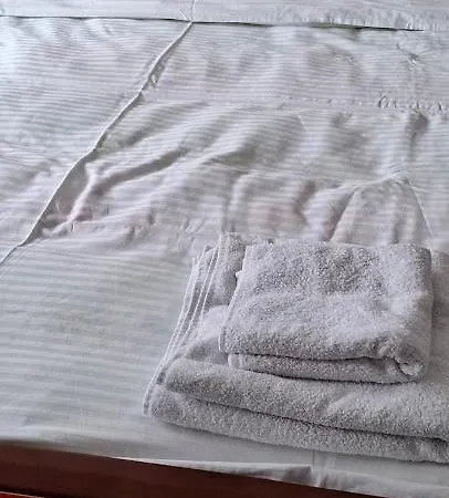 דירה Modern Spacious Vis Apartment! 5min Cafes *