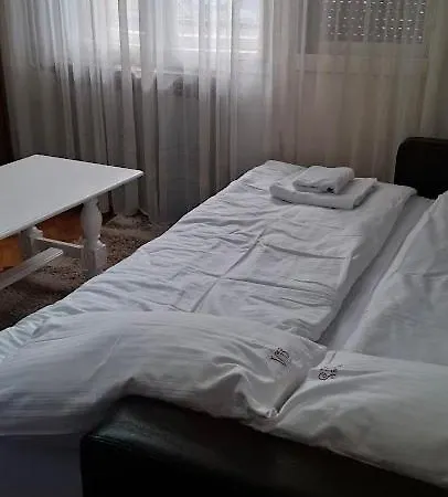 Modern Spacious Vis Apartment! 5min Cafes Appartement Raška
