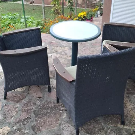 Modern Spacious Vis Apartment! 5min Cafes