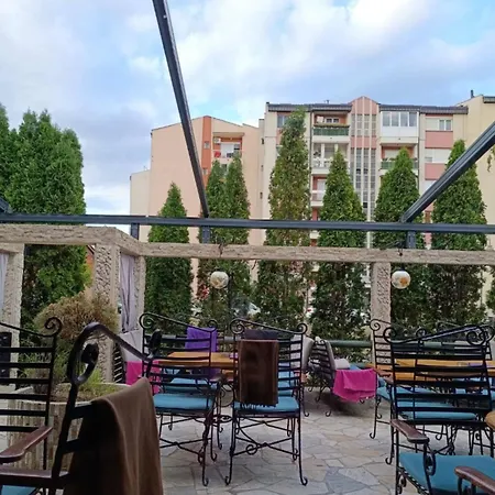 Modern Spacious Vis Apartment! 5min Cafes Appartement Raška