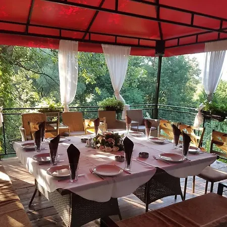 Modern Spacious Vis Apartment! 5min Cafes דירה *