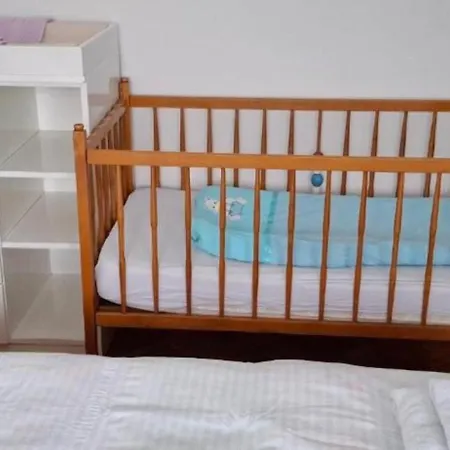 Modern Spacious Vis Apartment! 5min Cafes דירה Raška