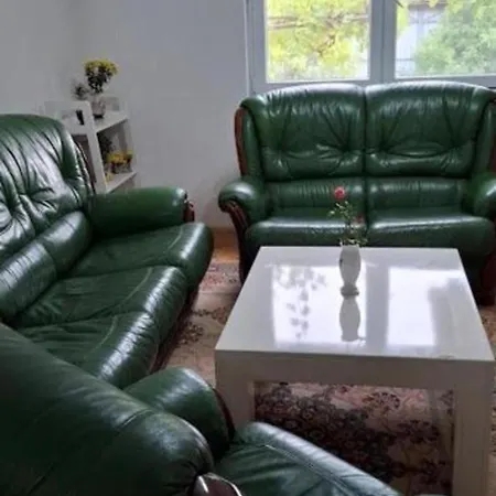 Modern Spacious Vis Apartment! 5min Cafes