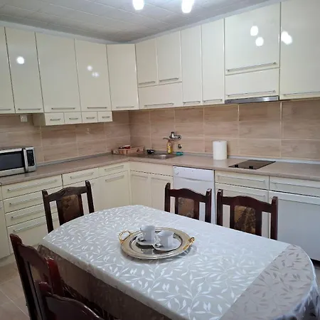 דירה Modern Spacious Vis Apartment! 5min Cafes Raška