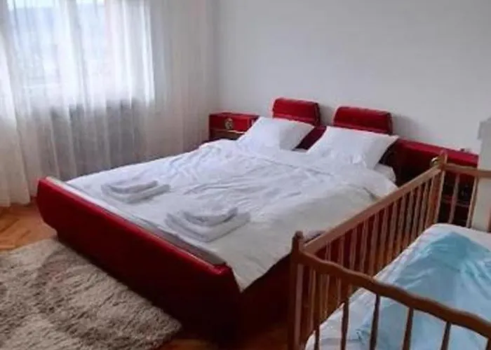 Modern Spacious Vis Apartment! 5min Cafes Апартаменты