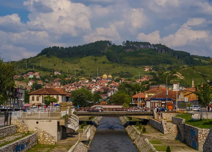 Modern Spacious Vis Apartment! 5min Cafes Апартаменты