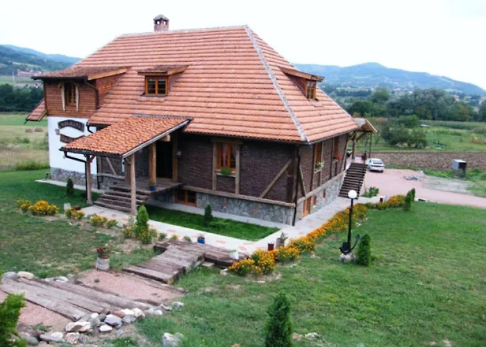 Modern Spacious Vis Apartment! 5min Cafes