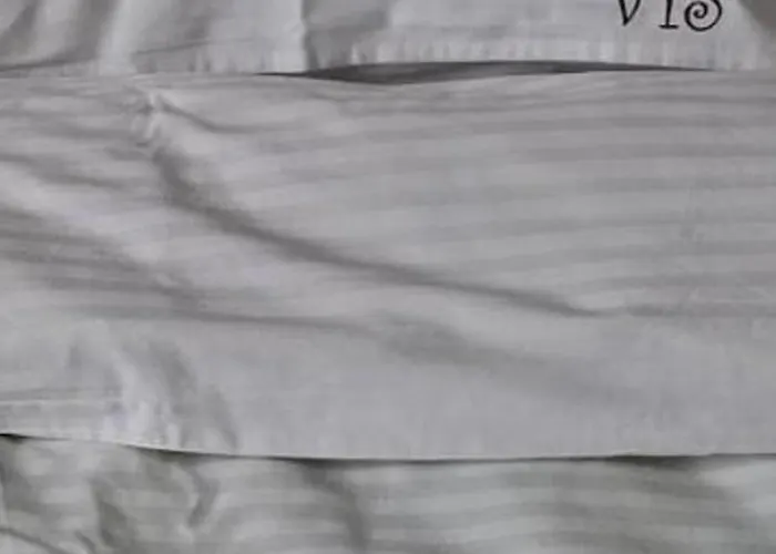 Modern Spacious Vis Apartment! 5min Cafes Апартаменты