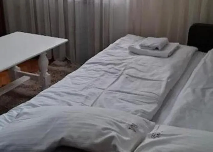 Modern Spacious Vis Apartment! 5min Cafes * Raska