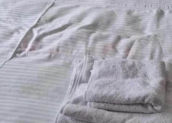 Modern Spacious Vis Apartment! 5min Cafes Апартаменты